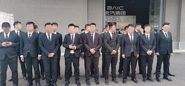 m02